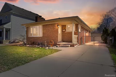 5742 Colonial St, Dearborn Heights, MI 48127