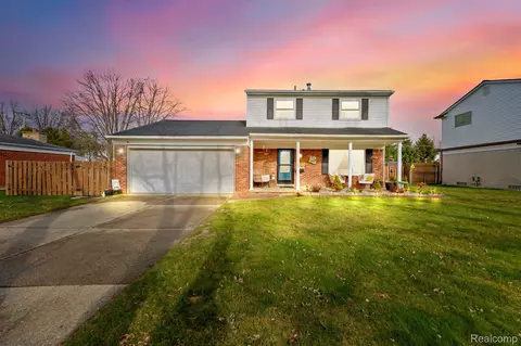 45560 Keding St, Utica, MI 48317