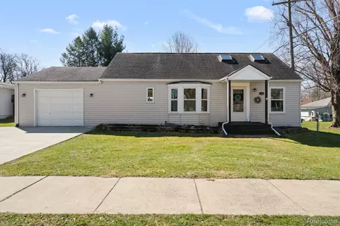 109 Pine St, Webberville, MI 48892