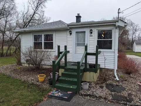 510 N Brady St, Corunna, MI 48817