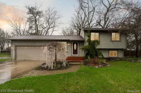 3895 Hillcrest, Highland, MI 48356