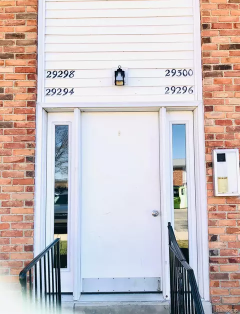 29300 Hoover Rd, Warren, MI 48093
