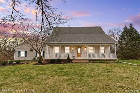 10230 Cook Rd, Fenton, MI 48430