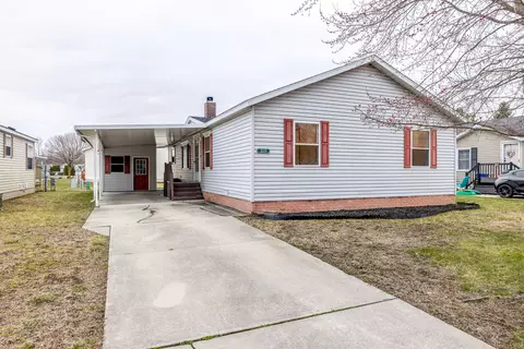 519 Bush Lake Ln, Kimball, MI 48074