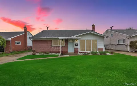 31445 Conway Dr, Westland, MI 48185