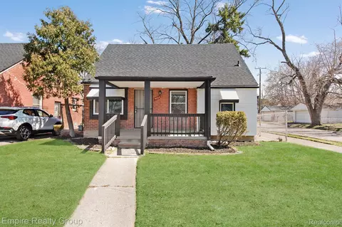 9004 Patton St, Detroit, MI 48228
