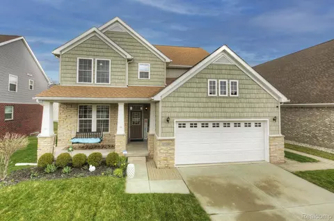 37150 Russell Dr, Westland, MI 48185