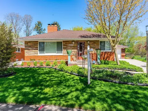 21228 Whitlock Dr, Dearborn Heights, MI 48127