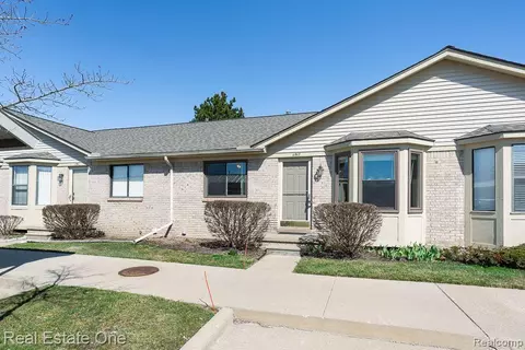 11517 Michael Dr, Washington, MI 48094