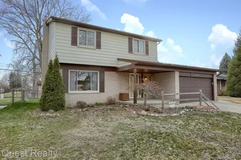 29305 W Nottingham Cir, Warren, MI 48092