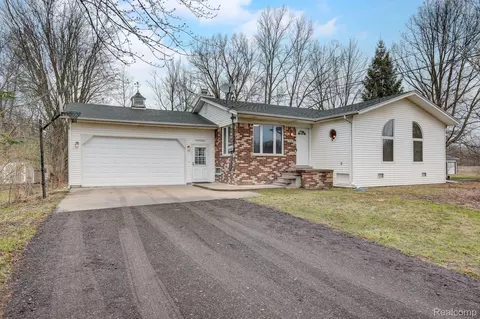 60048 New Haven Rd, Lenox, MI 48048