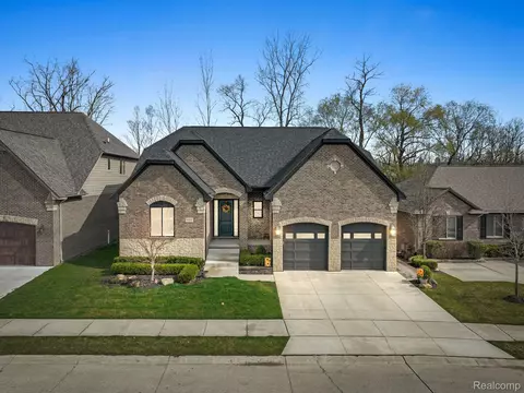 60047 Cherry Hill Dr, Washington, MI 48094
