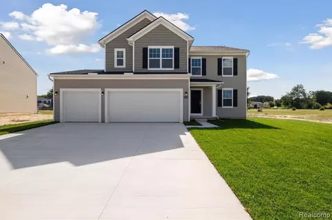 54438 Heron Cir, Chesterfield, MI 48047