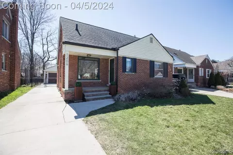 1209 Brys Dr, Grosse Pointe Woods, MI 48236