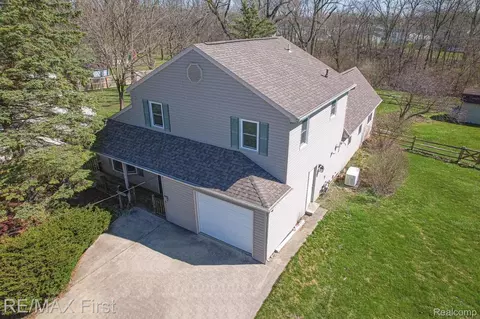 715 Oak St, Dundee, MI 48131