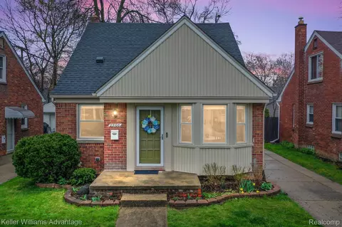 23100 Forest St, Oak Park, MI 48237