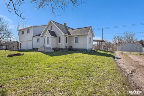 3473 Ray Rd, Fenton, MI 48439