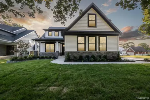 9315 Ball St, Plymouth, MI 48170