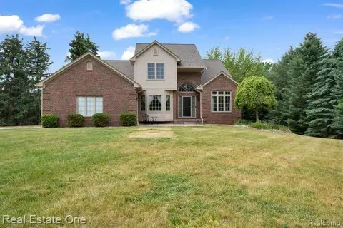 21145 Armada Ridge Rd, Armada, MI 48005