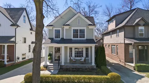 694 Chapin Ave, Birmingham, MI 48009