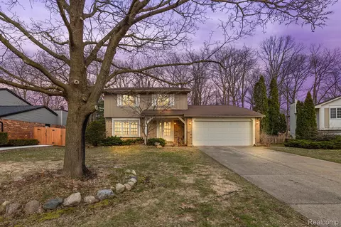 5136 Timber Ridge Trl, Independence, MI 48346