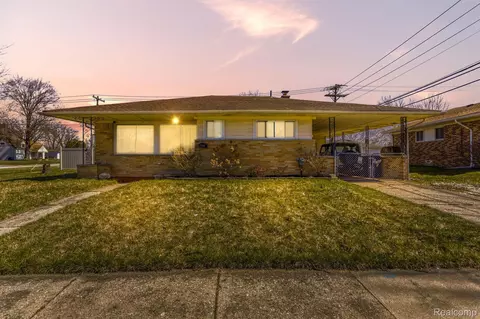 7950 August Ave, Westland, MI 48185