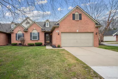 3480 Dewdrop Ln, Genoa, MI 48843