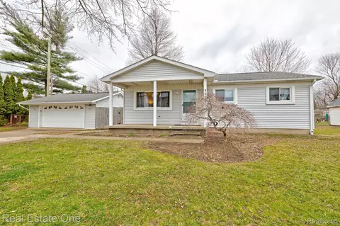 4170 Quillen Ave, Waterford, MI 48329
