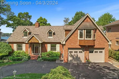 3426 Edgewood Park Dr, Commerce Twp, MI 48382