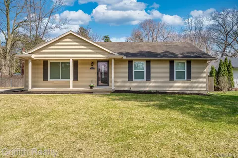 314 Cornell St, Oceola, MI 48843 photo 1