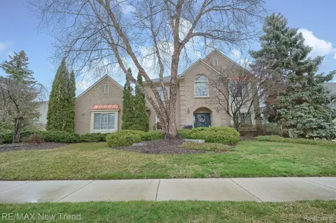 24092 Windridge Ln, Novi, MI 48374