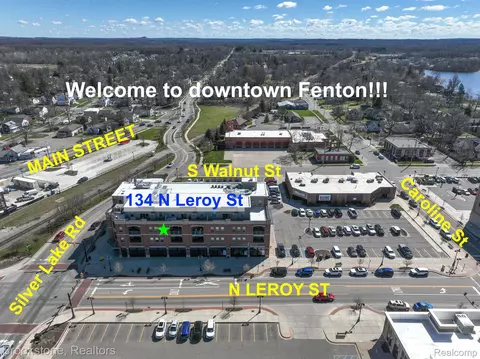 134 N Leroy St #305, Fenton, MI 48430