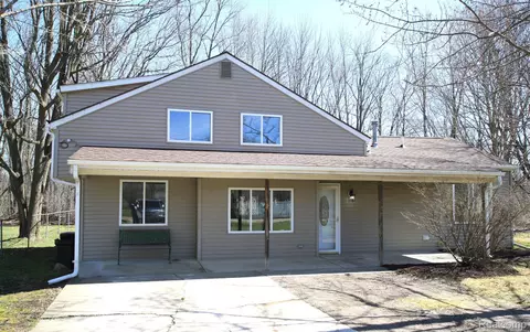1437 Grassmere Ave, Flint, MI 48532