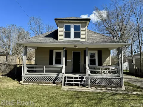882 Kenilworth Ave, Pontiac, MI 48340