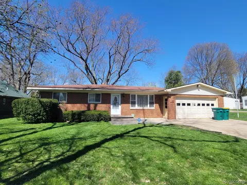 423 Spruce St, Mount Morris, MI 48458