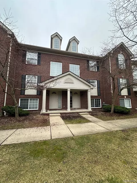 3148 Promenade Cir, Ann Arbor, MI 48108