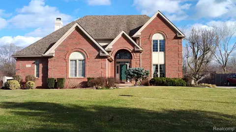 15042 Poplar Dr, Monroe, MI 48161