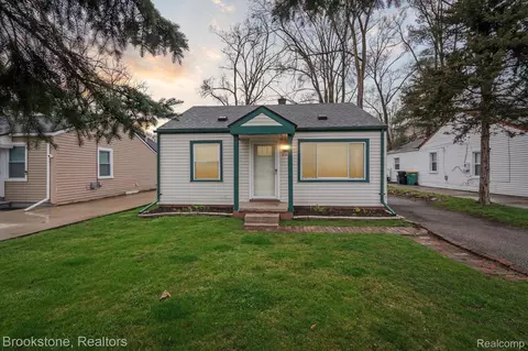21223 Rensselaer St, Farmington Hills, MI 48336