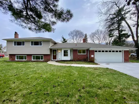 6395 Waterford Hill Trc Ter, Independence, MI 48346