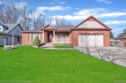 8800 Westlake St, Taylor, MI 48180