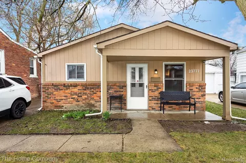 23777 Piper Ave, Eastpointe, MI 48021