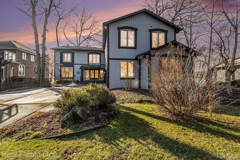 7049 Dandison Blvd, West Bloomfield, MI 48324