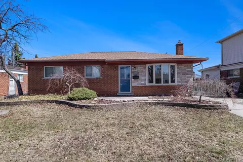 25450 Virginia Dr, Warren, MI 48091