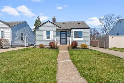 854 Antoine St, Wyandotte, MI 48192