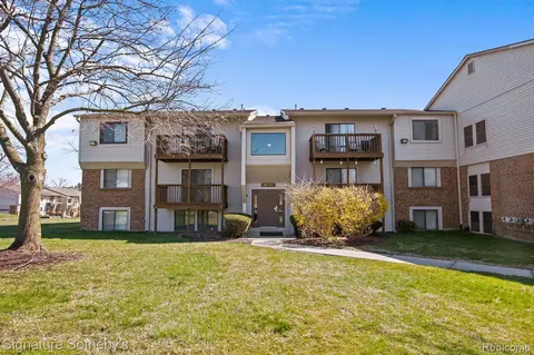 30070 W 12 Mile Rd #126, Farmington Hills, MI 48334