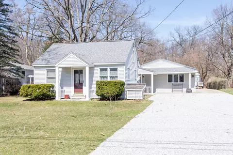 7645 Smiley Ave, Shelby Township, MI 48316