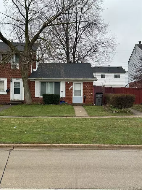 20176 15 Mile Rd, Clinton Township, MI 48035