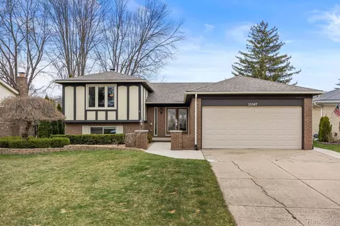 15147 Congress Dr, Sterling Heights, MI 48313