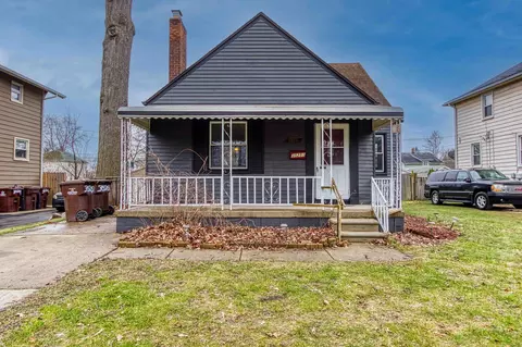 35251 Chestnut St, Wayne, MI 48184