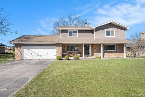 1205 Ripley Rd, Linden, MI 48451